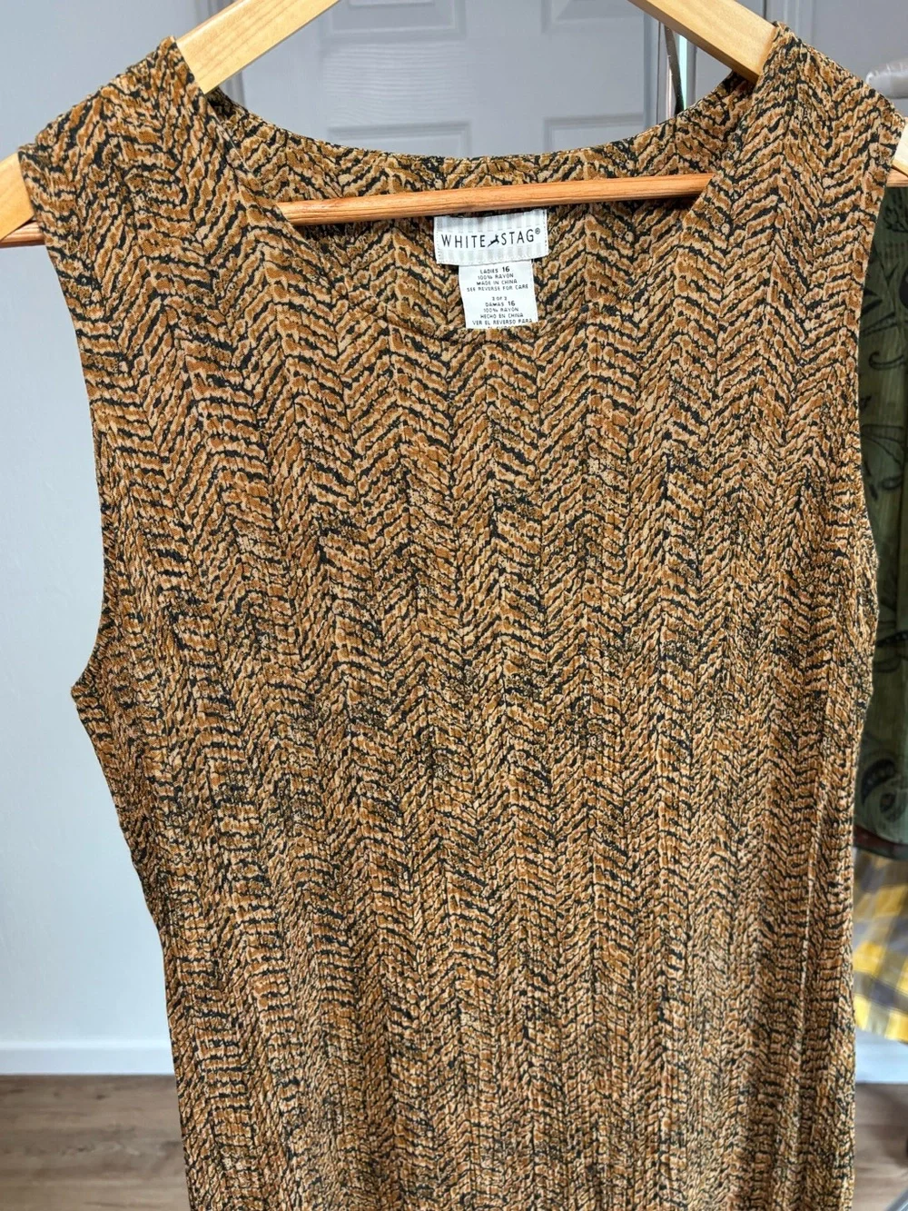 90s lightweight geo boho maxi dress, size 16 - Picture 3 of 8